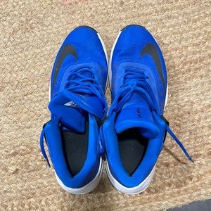 Nike airmax basketball shoes